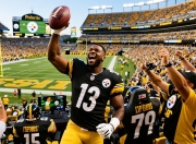 匹兹堡钢人队引进超级偶像，球迷失控狂欢