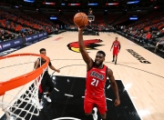 篮网大胜老鹰，继续保持不败战绩